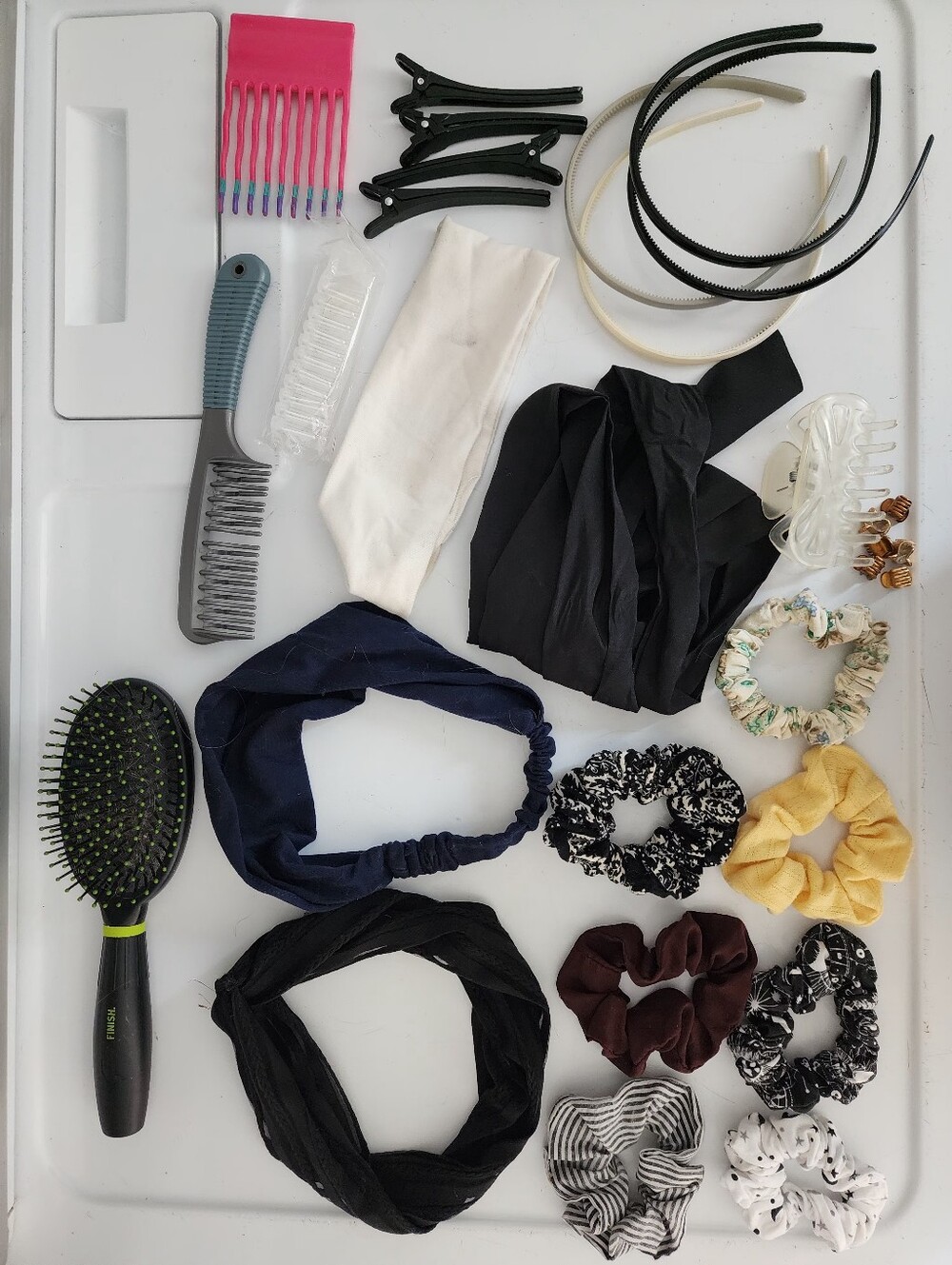 Assorted Women's Hair Accessories Set - Black, Navy, White, Yellow